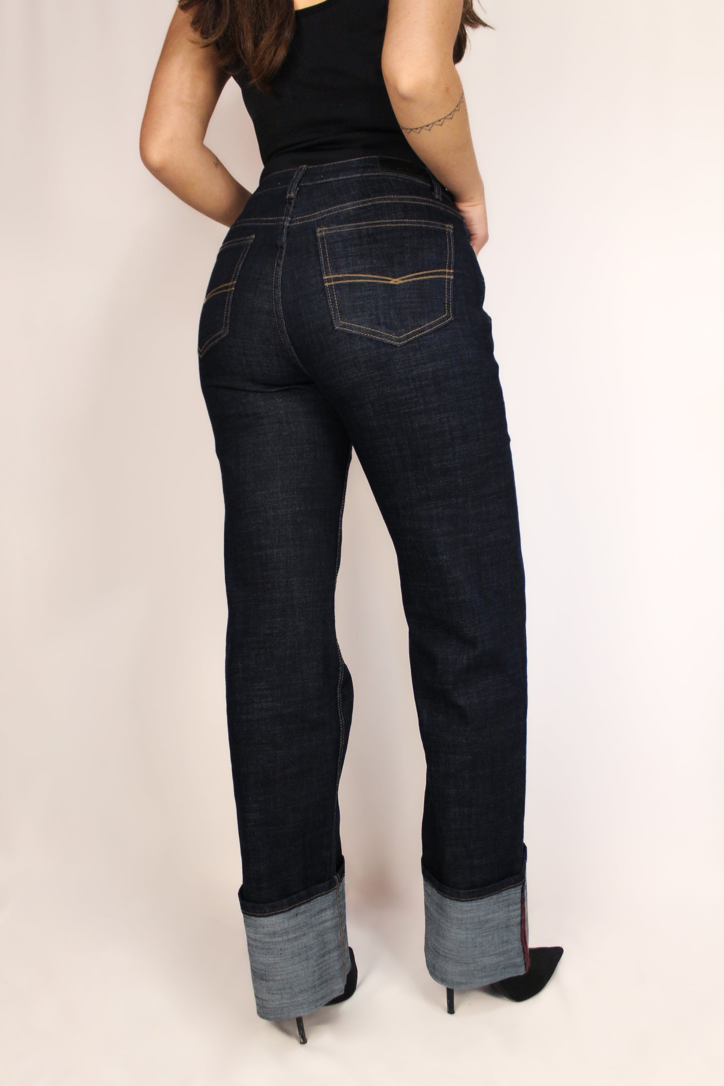 JEANS CON RISVOLTO